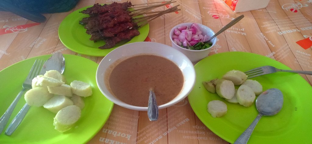 Sate Pak Kempleng